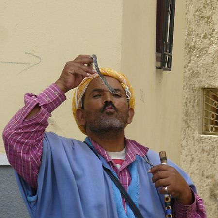 Riad A La Belle Etoile Salé Bagian luar foto