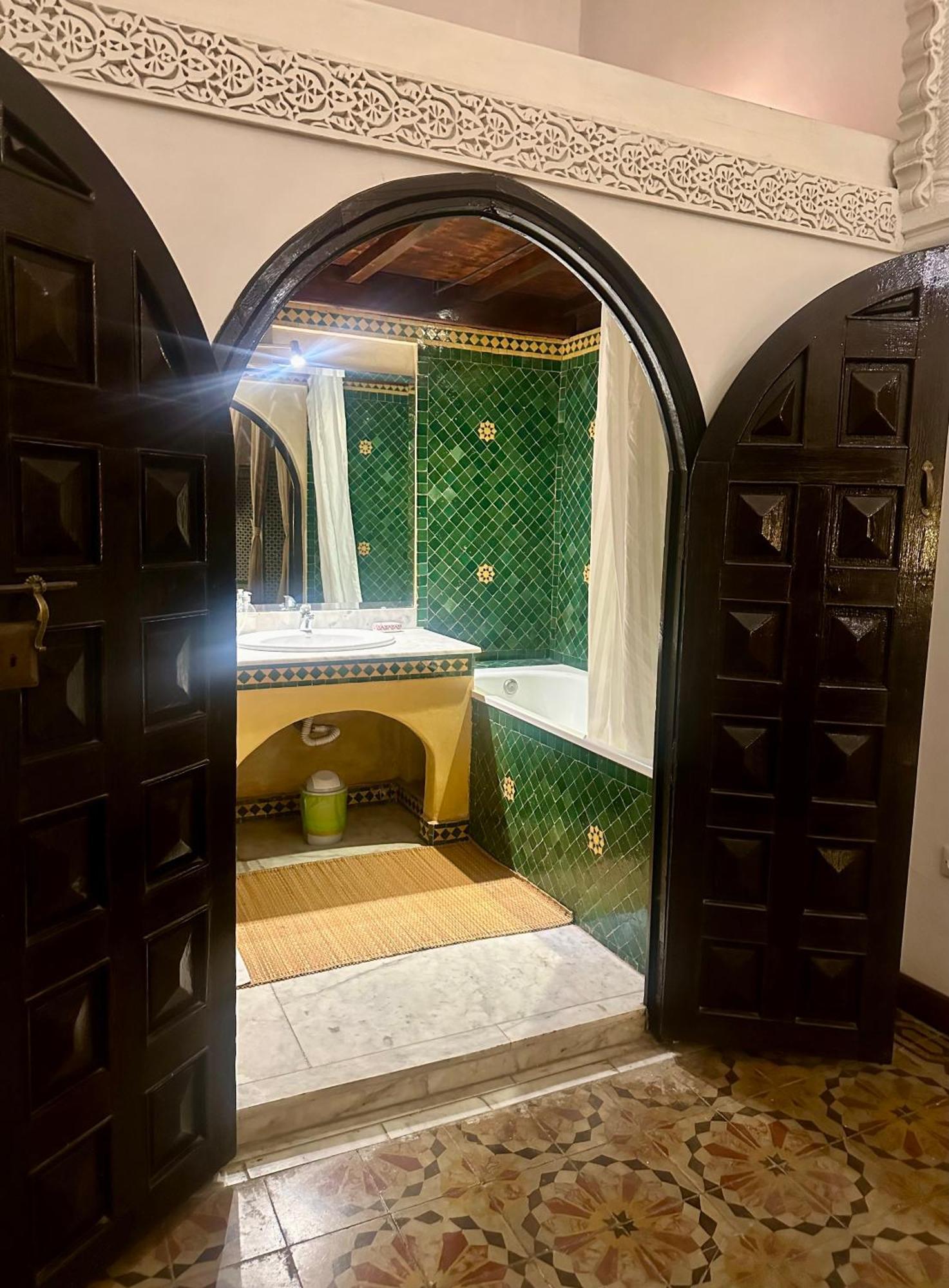 Riad A La Belle Etoile Salé Bagian luar foto